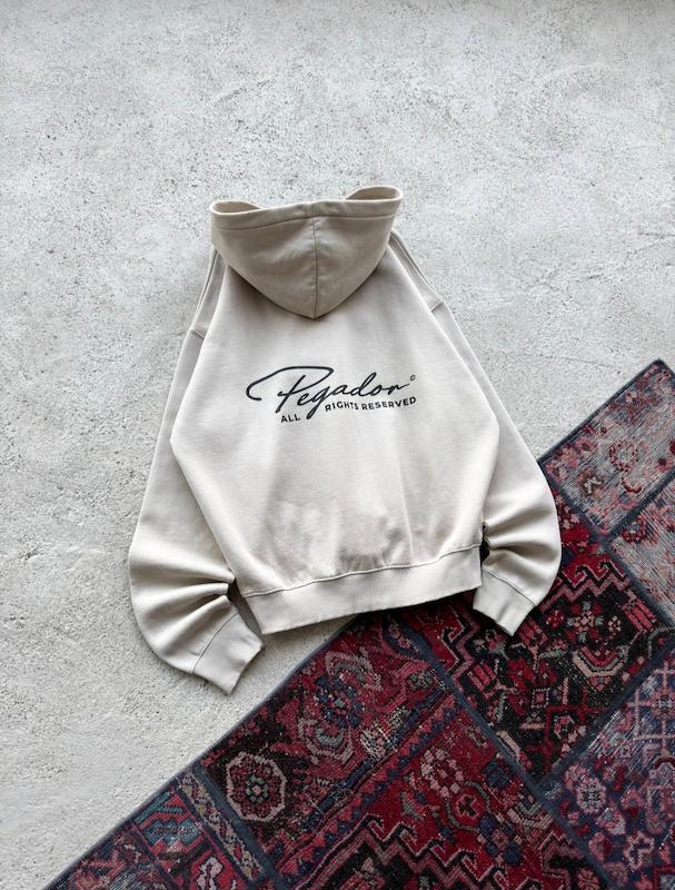 سویشرت کرمی پگادور pegador