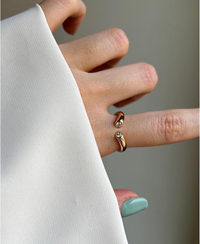 انگشتر قلابی نگینی