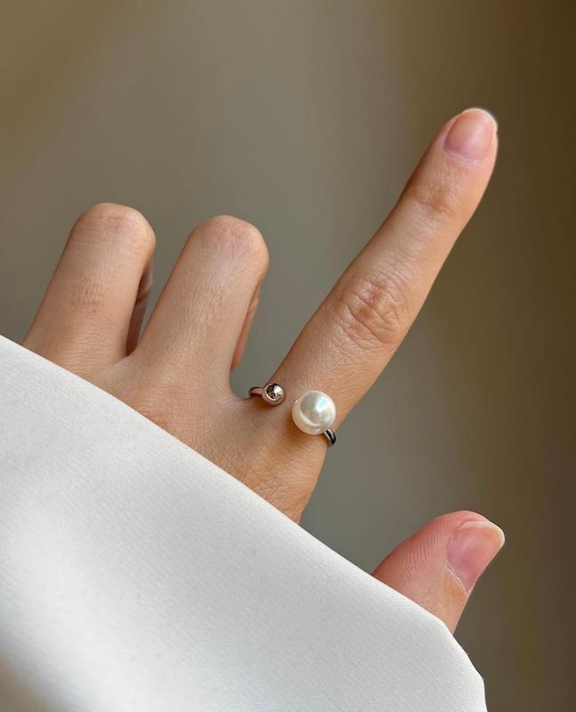 انگشتر مروارید و گوی