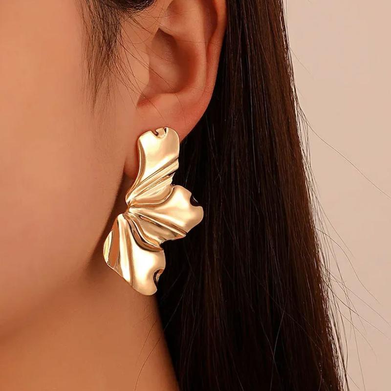 گوشواره میخی زنانه گلبرگ کد 154