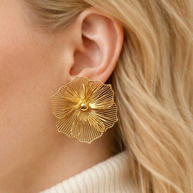 گوشواره میخی زنانه مدل شکوفه گل کد TE17