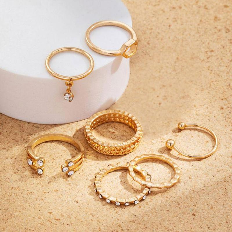 ست انگشتر زنانه طلایی کد 110 مجموعه ۷ عددی 