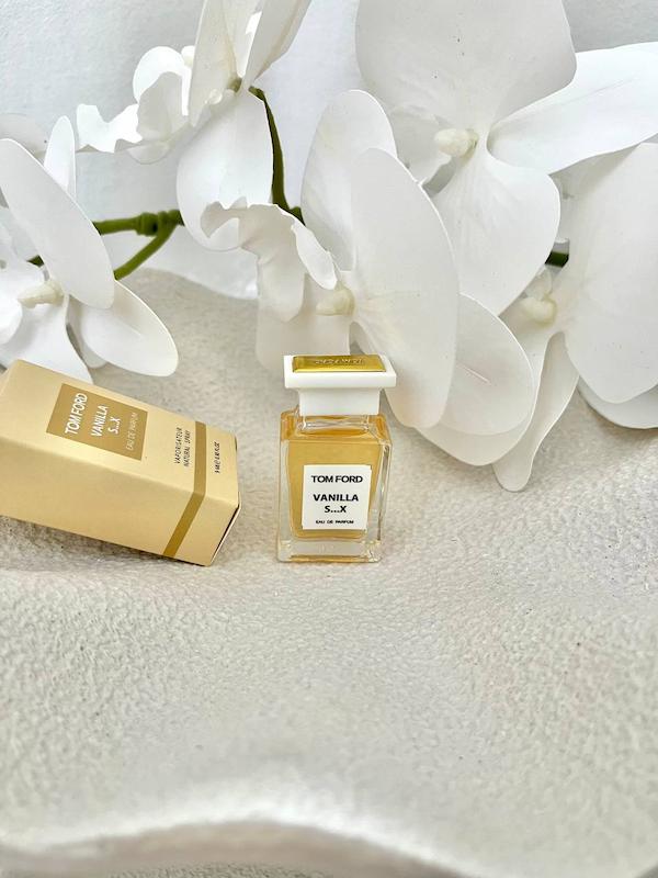 عطر خالص سوپرمینیاتوری وانیلا سکس رین هارد ۹ میل