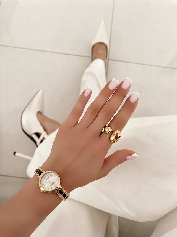 ساعت صفحه سفید پشت استیل