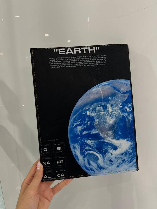 کلاسور مخمل بزرگ