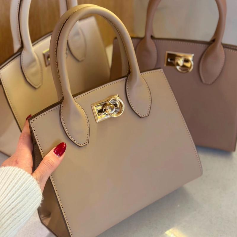 کیف فراگامو  خاکی