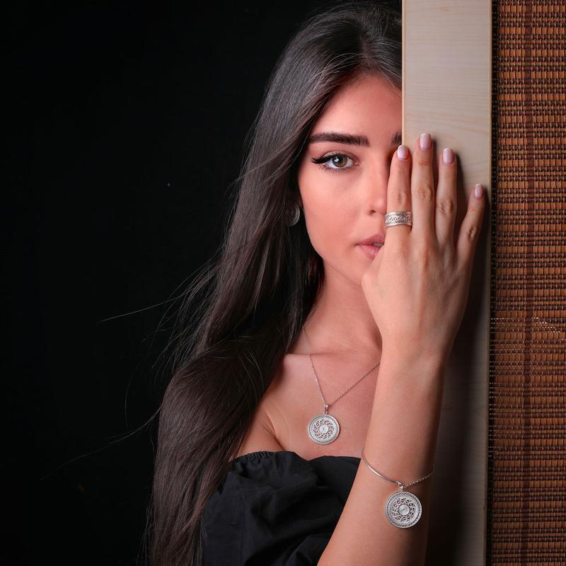 گردنبند آبگون بدون زنجیر