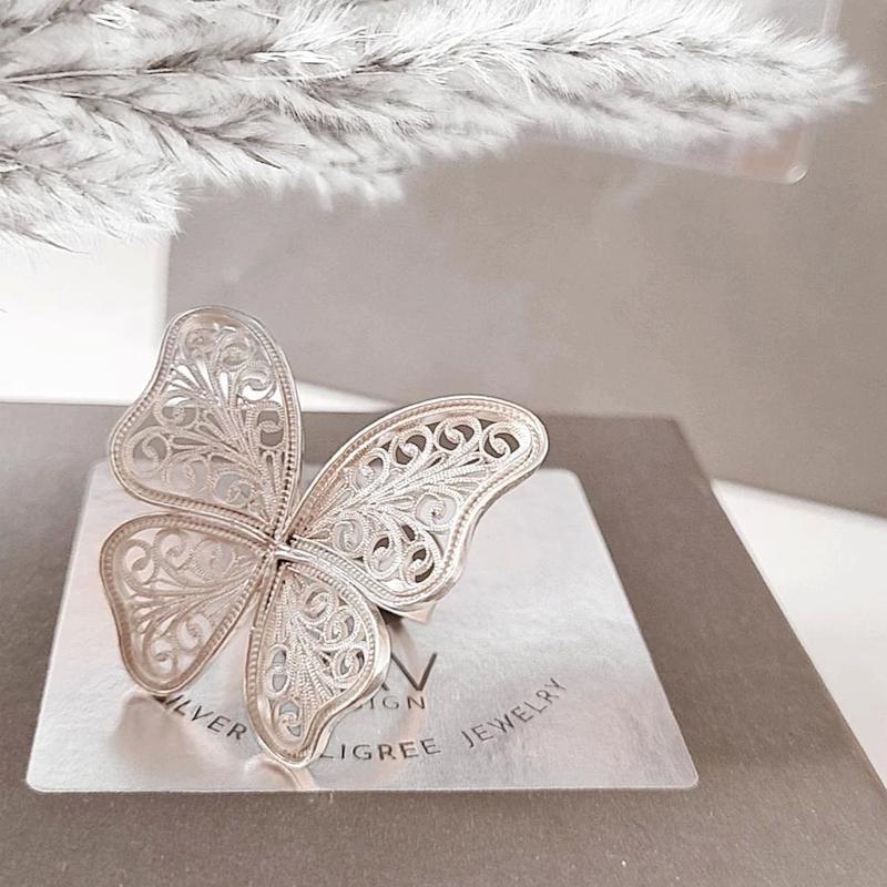 انگشتر پروانه