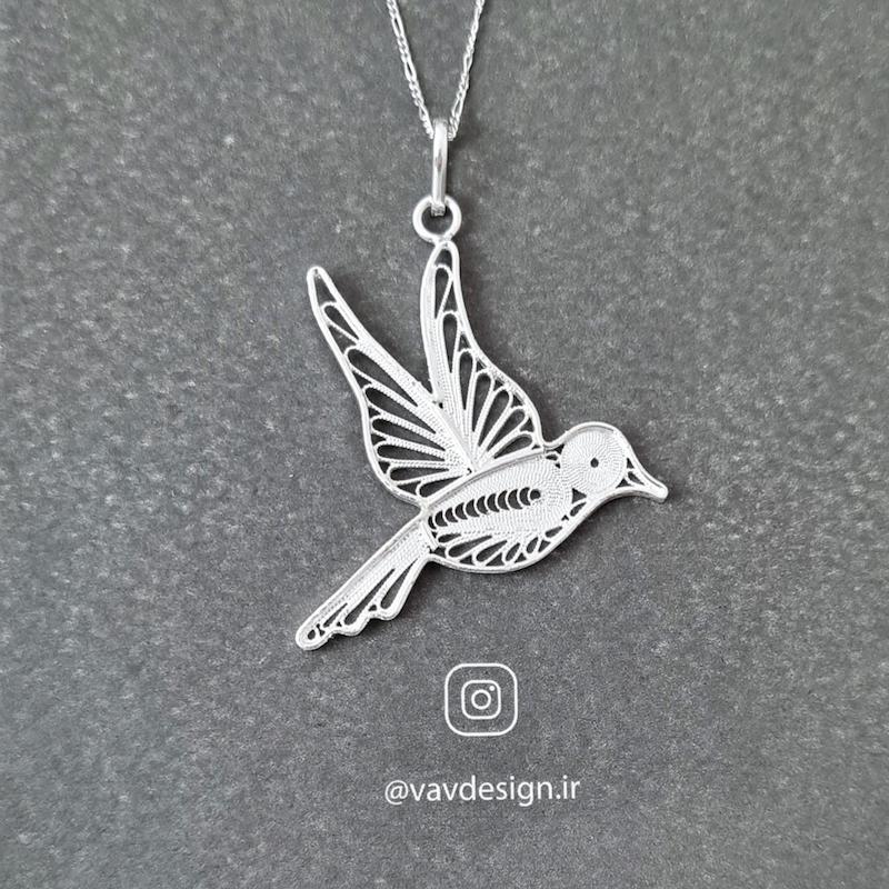 گردنبند پرنده مهاجر با زنجیر