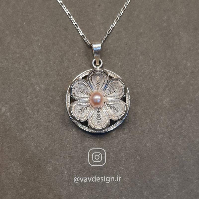 گردنبند  لوتوس