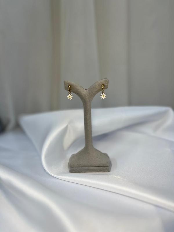 گوشواره بابونه