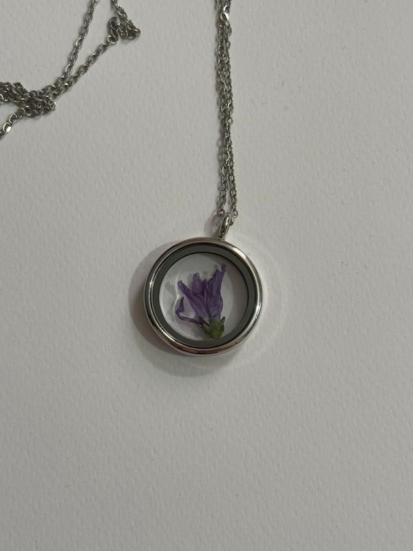 لاکت شیشه ای 