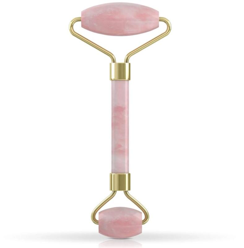 رولر کوارتز صورتی | Rose Quartz Facial Roller – ماساژ صورت با سنگ طبیعی آرامش‌بخشرولر صورت از سنگ کوارتز صورتی طبیعی برای ماساژ و لیفت پوسترولر صورت کوارتز صورتی اصل – ماساژور طبیعی برای کاهش پف، لیفت پوست و جذب بهتر سرم با طراحی دو سر و سنگ معدنی آرامش‌بخش.