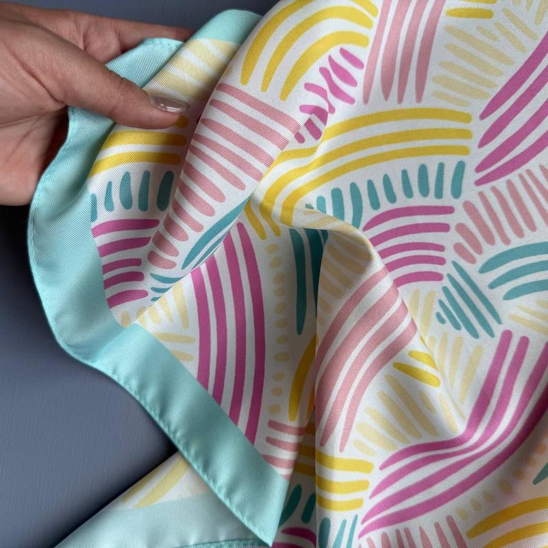 مینی اسکارف طرح آبرنگی برند Iam اروپایی