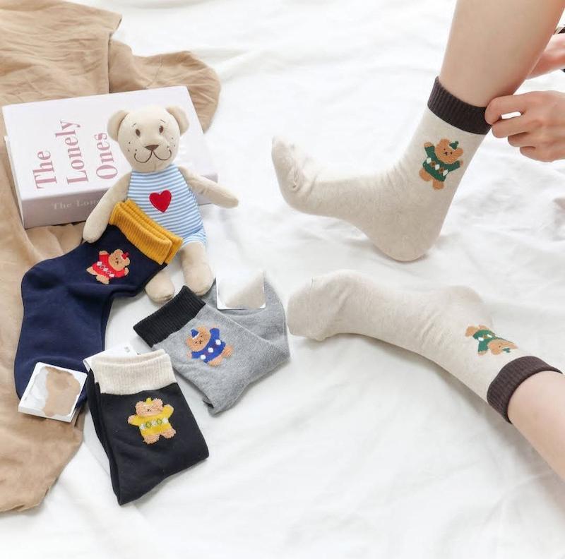 جوراب نخی زنانه ساقدار طرح عروسکی 