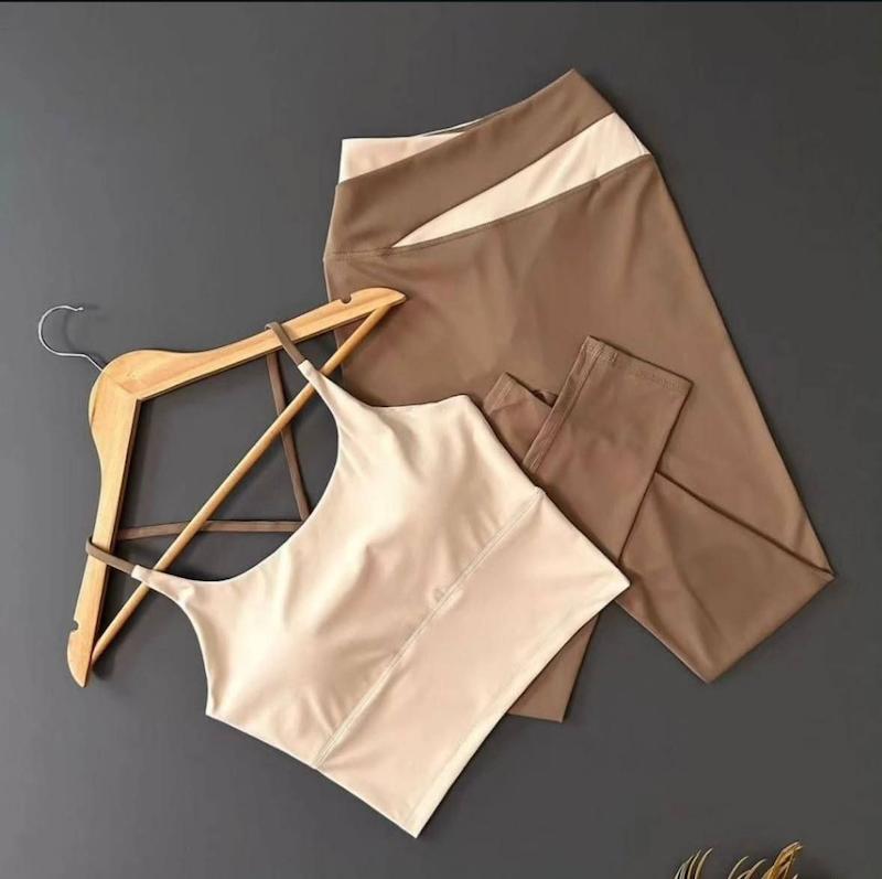 ست ورزشی زنانه نیم تنه لگ فلامنت وارداتی