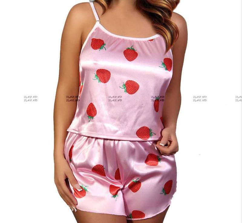 لباس خواب ساتن دو تکه طرح توت فرنگی 