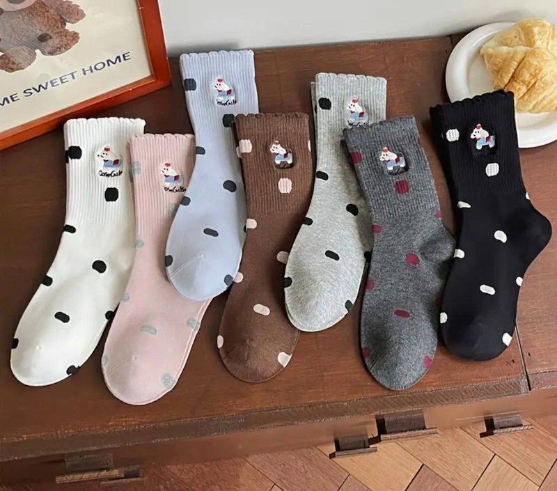 جوراب نخی زنانه ساقدار خال خالی 