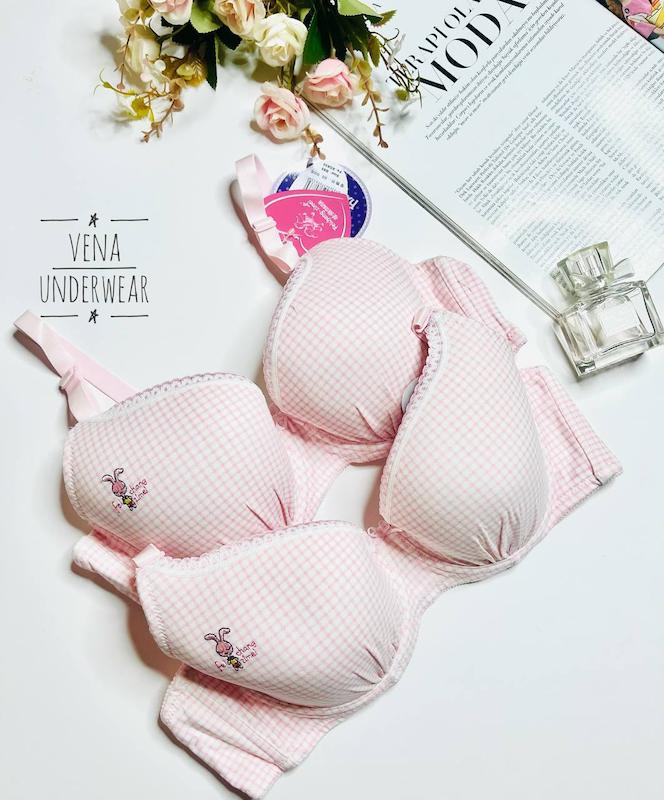 سوتین اسفنجی فنردار برند وارداتی 