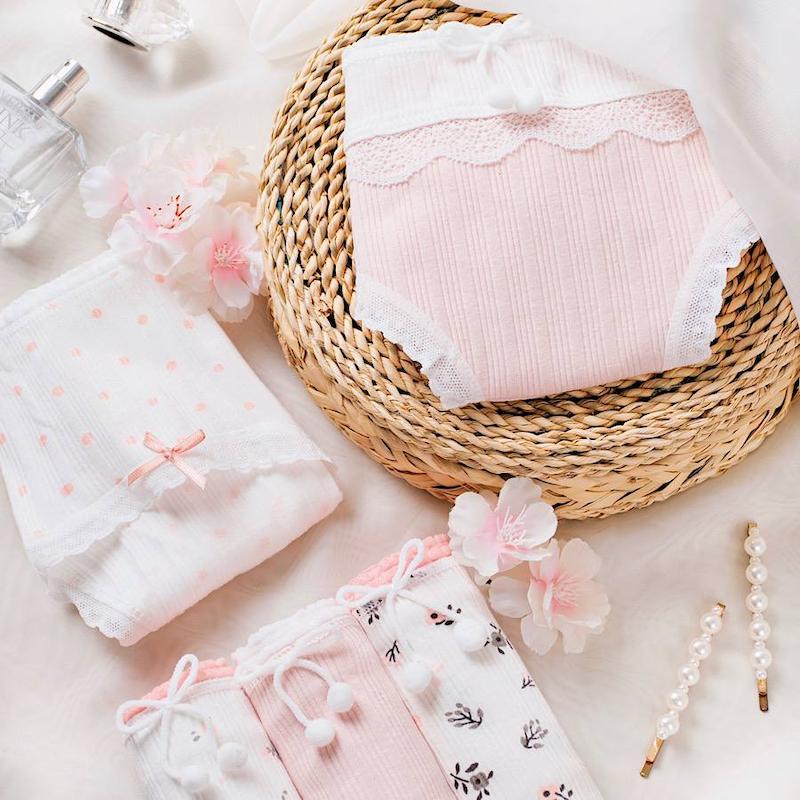 شورت نخی زنانه کبریتی طرح floral وارداتی