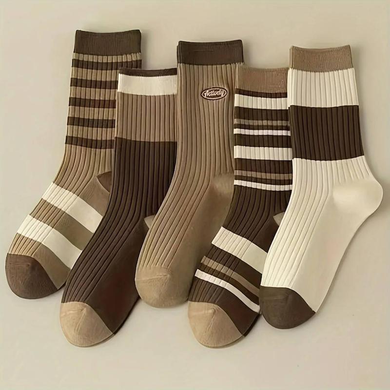 جوراب نخی زنانه ساق دار طرح راه راه قهوه ای 