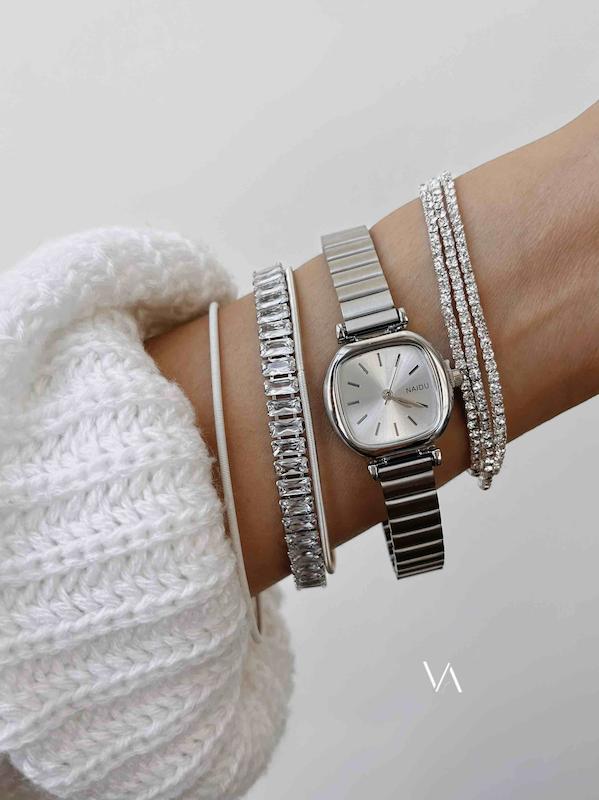 ساعت نایدو ظریف