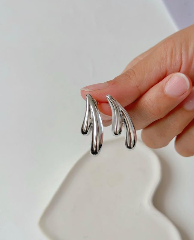 گوشواره مینیمال طرح برگ