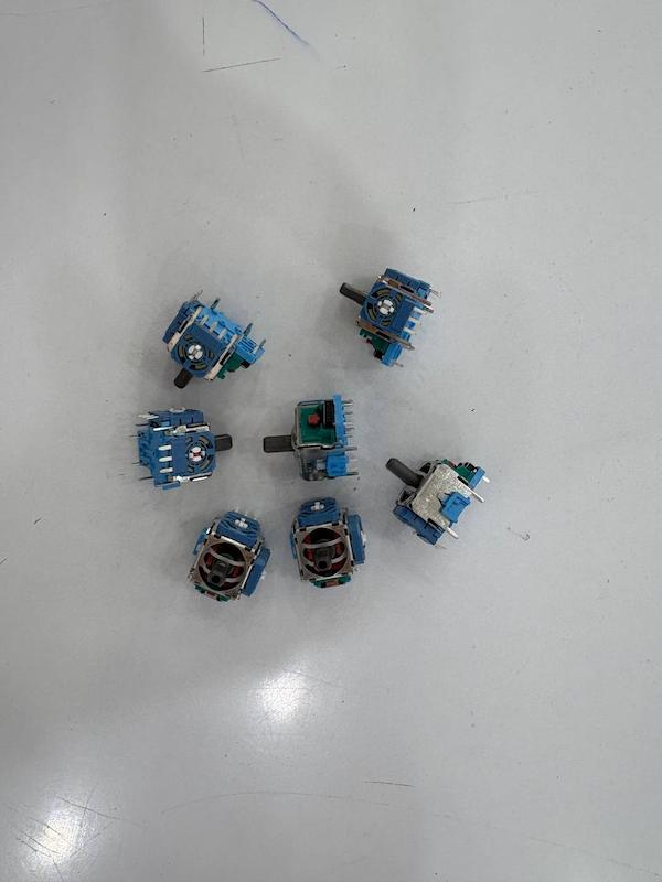 آنالوگ اصلی دسته پلی استیشن ۴ و ۵ - درجه ۱