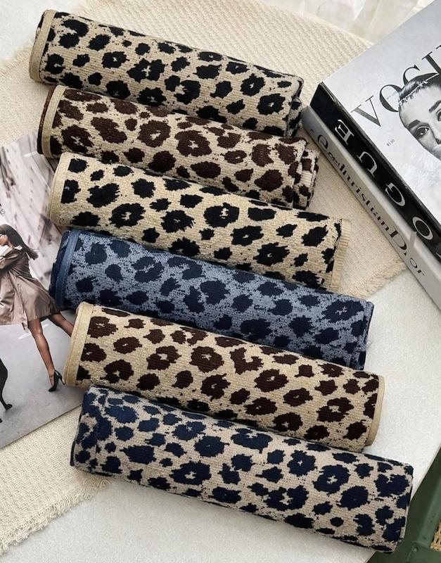 شال پلیسه برشکا پلنگی وارداتی کد1289