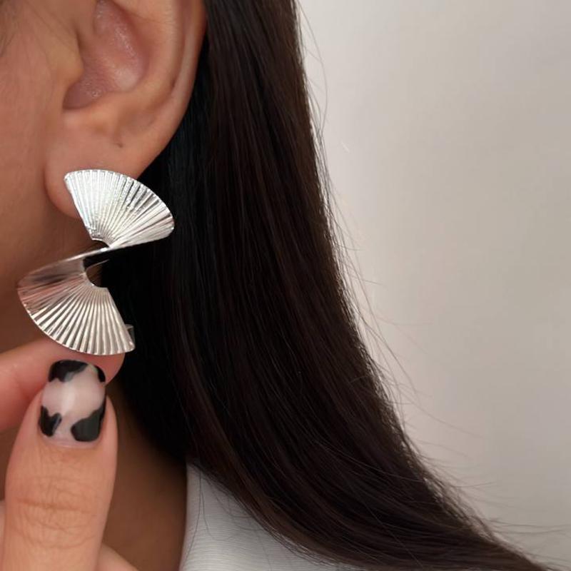 گوشواره کلاسیک پیچ