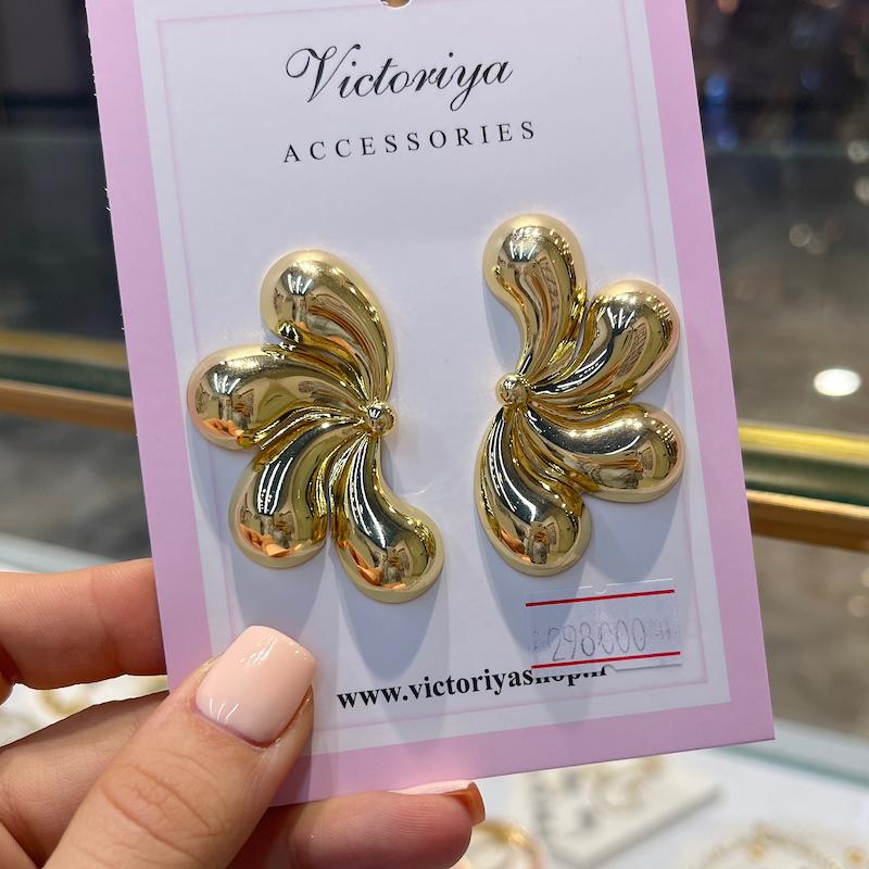 گوشواره نیم گل طلایی