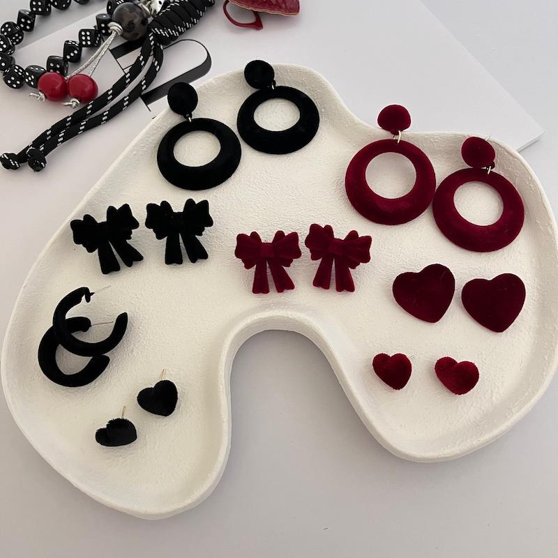 گوشواره مخمل