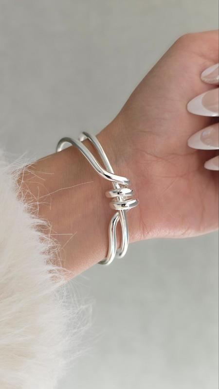 دستبند اب نقره 