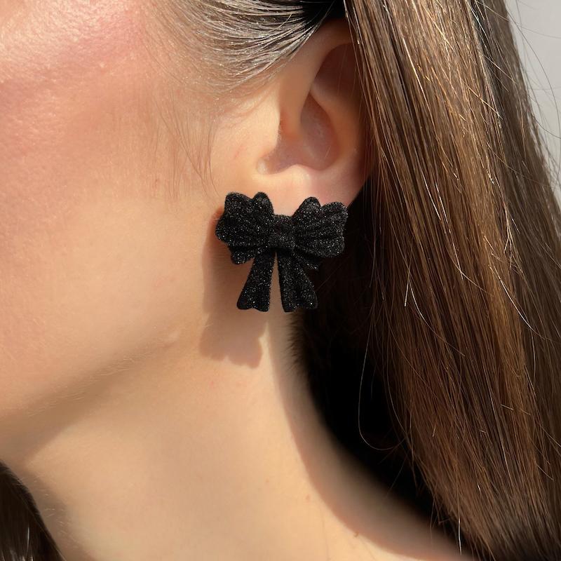 گوشواره پاپیون مشکی مخمل