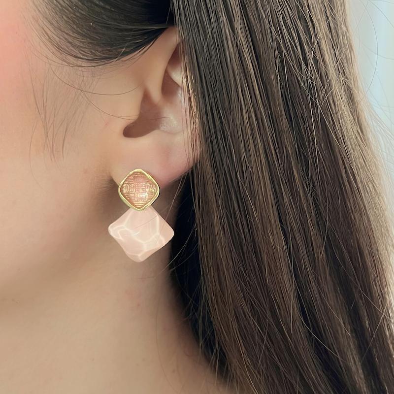 گوشواره طرح سنگ صورتی 