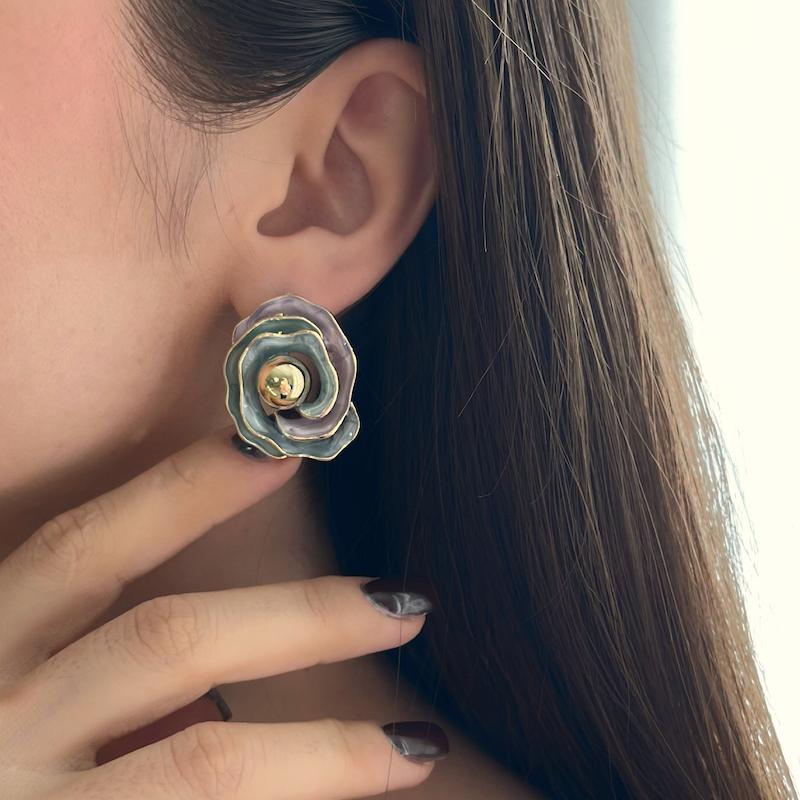 گوشواره گل رز میناکاری آبی بنفش