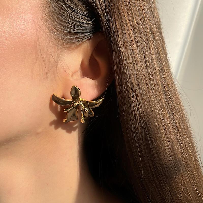 گوشواره گل میناکاری قهوه ای