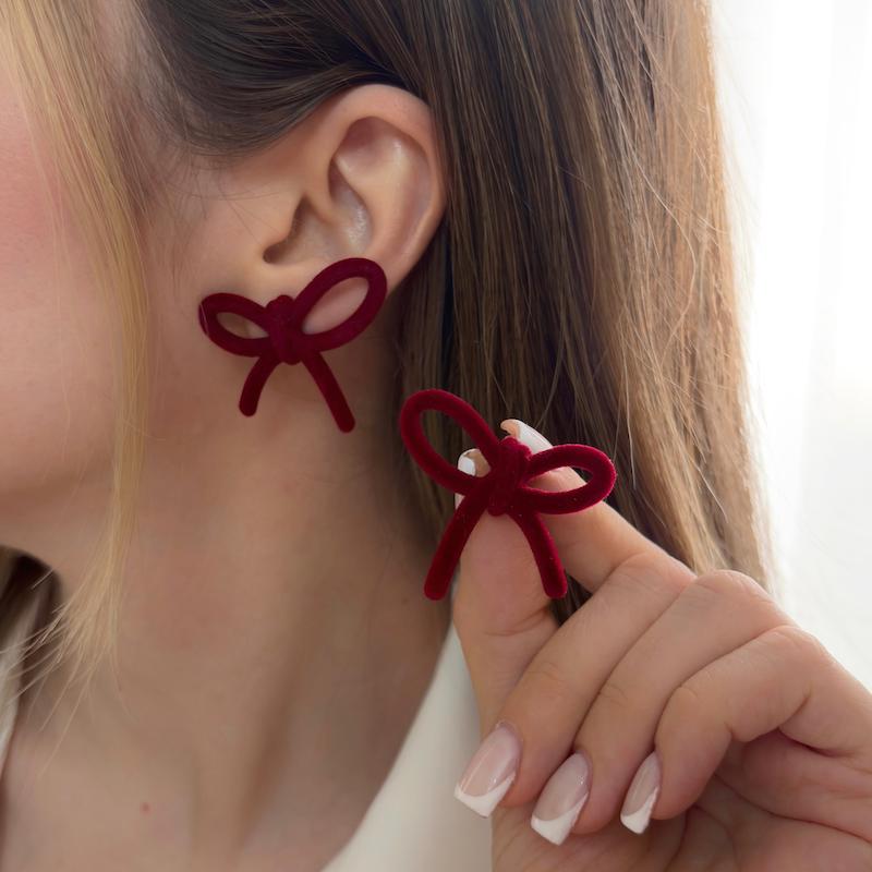 گوشواره پاپیون زرشکی مخمل