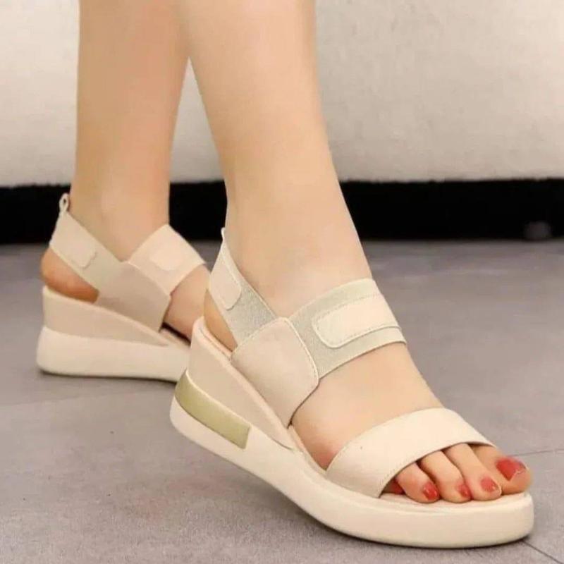 صندل لژدار پشت کشی کرم و مشکی و سفید