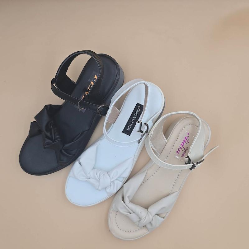 صندل لژدار راحت سفید، کرم و مشکی