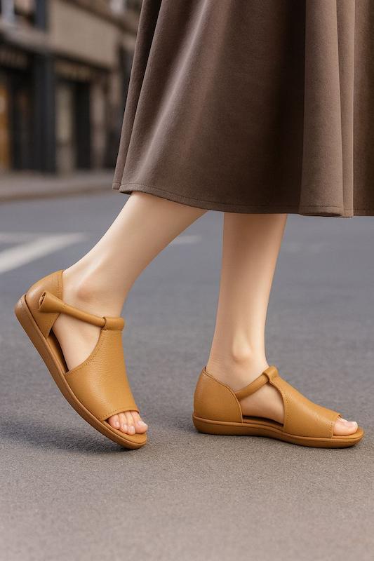 صندل زنانه پاشنه تخت کرم 