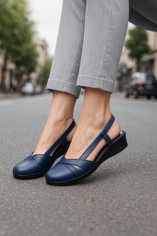 صندل زنانه سورمه‌ای