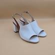 صندل زنانه سفید مدل جلوباز سگکی پاشنه دار