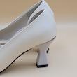 کفش مجلسی زنانه مدل ساده سفید و کرم پاشنه دار