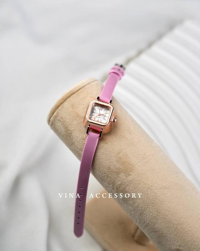 ساعت مربعی کوچولو صورتی آف بلک فرایدی ( کد ۲۲۱ )