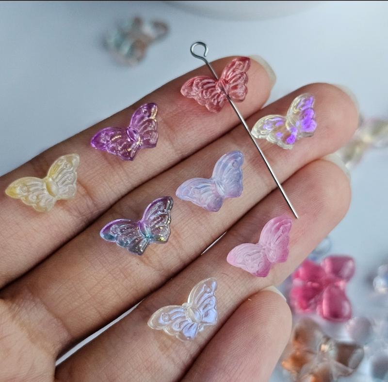 پروانه شیشه ای🦋