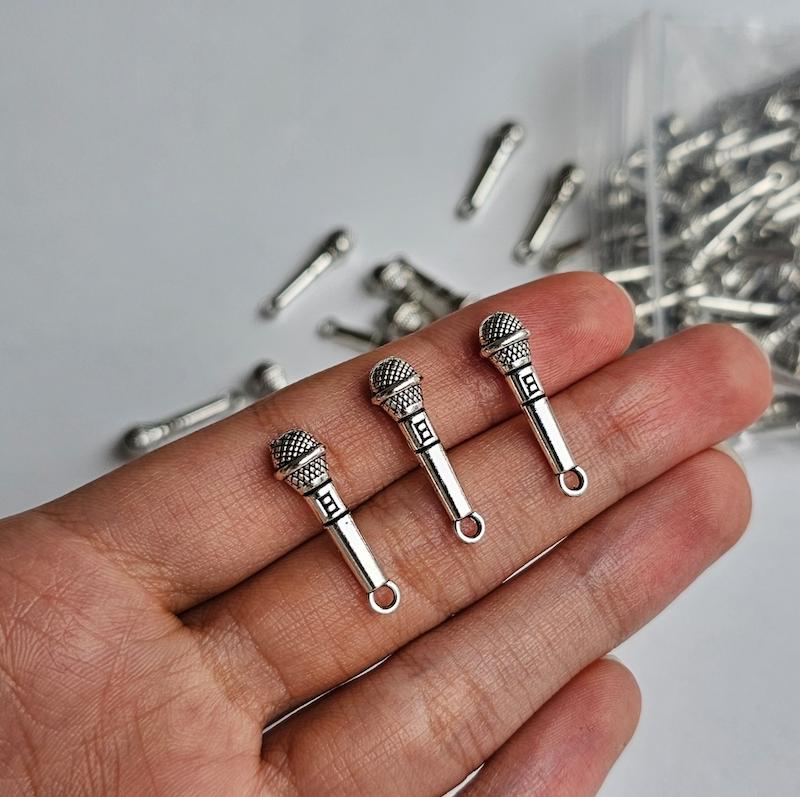 آویز میکروفون