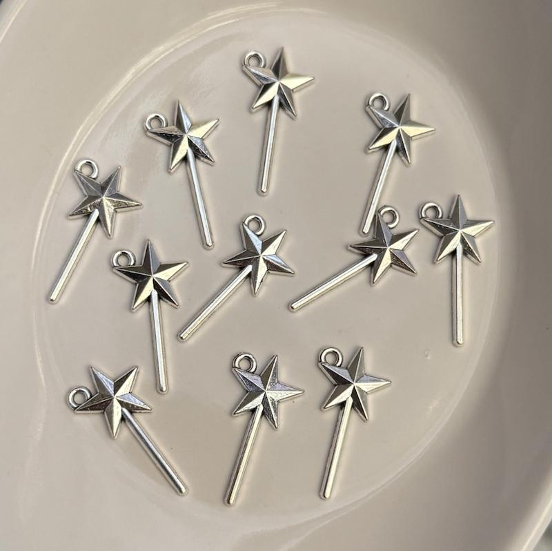 آویز چوب جادو