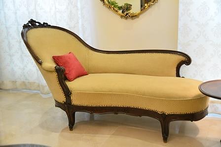 شزلون Chaise Lounge