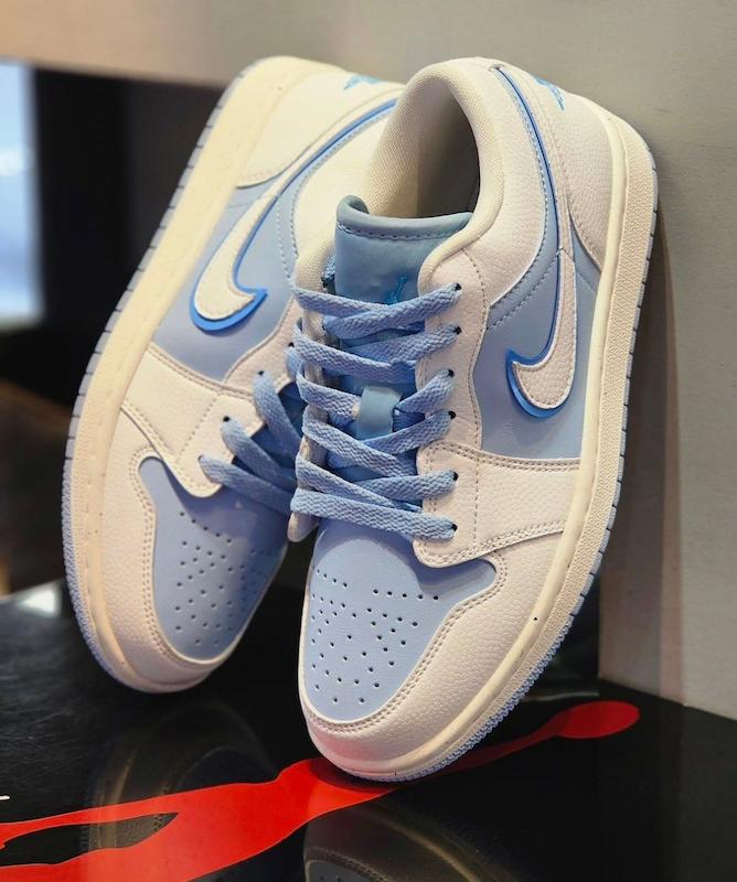 جردن 1 لو سفید آبی آسمانی 